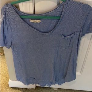 Pocket tee, blue and white thin stripes